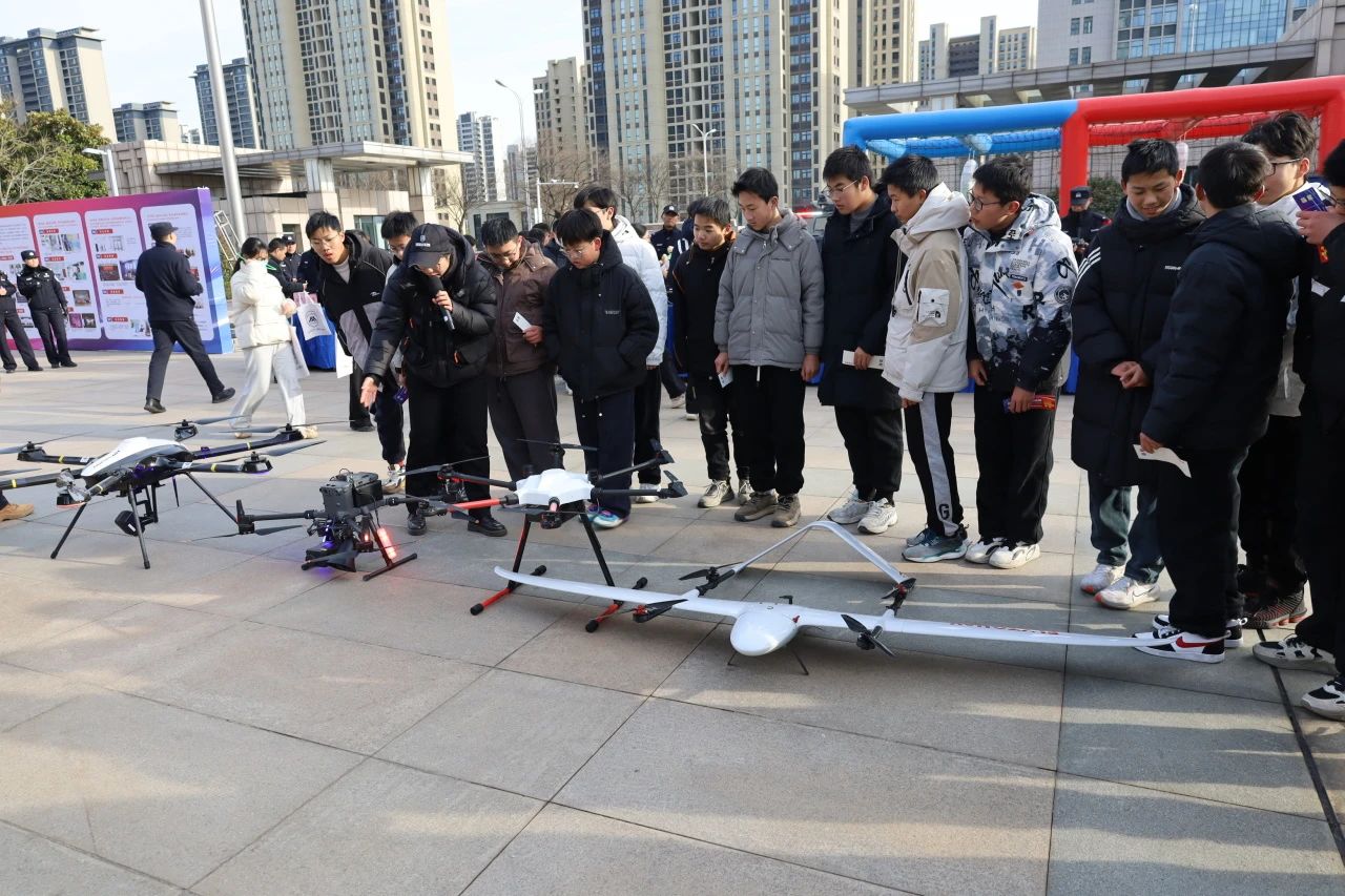 燃！新安科技無人機首次亮相警營開放活動